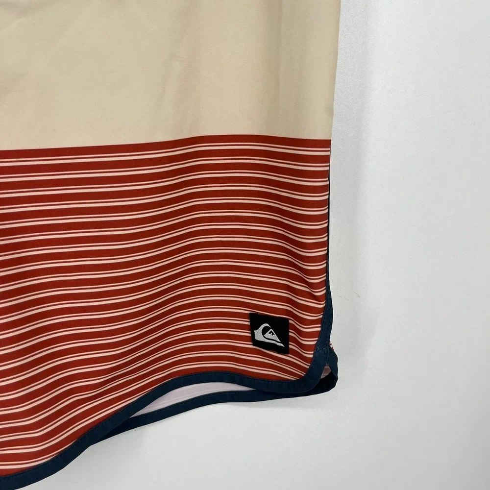 Quiksilver measurements width